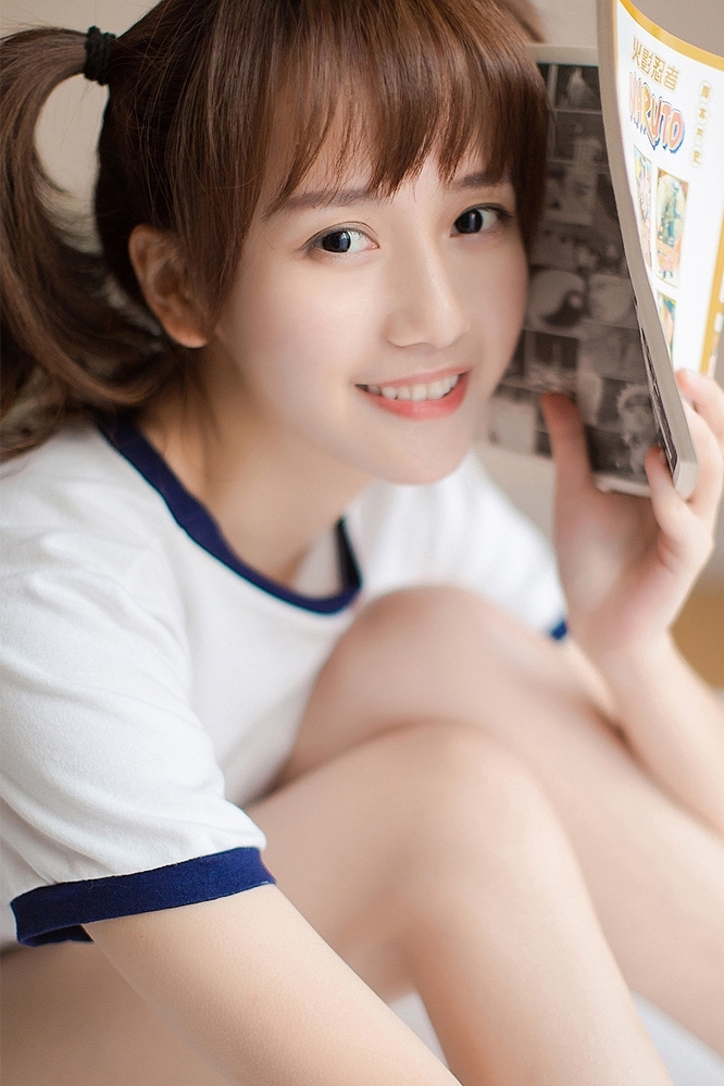美女萝莉双马尾体操服床上写真