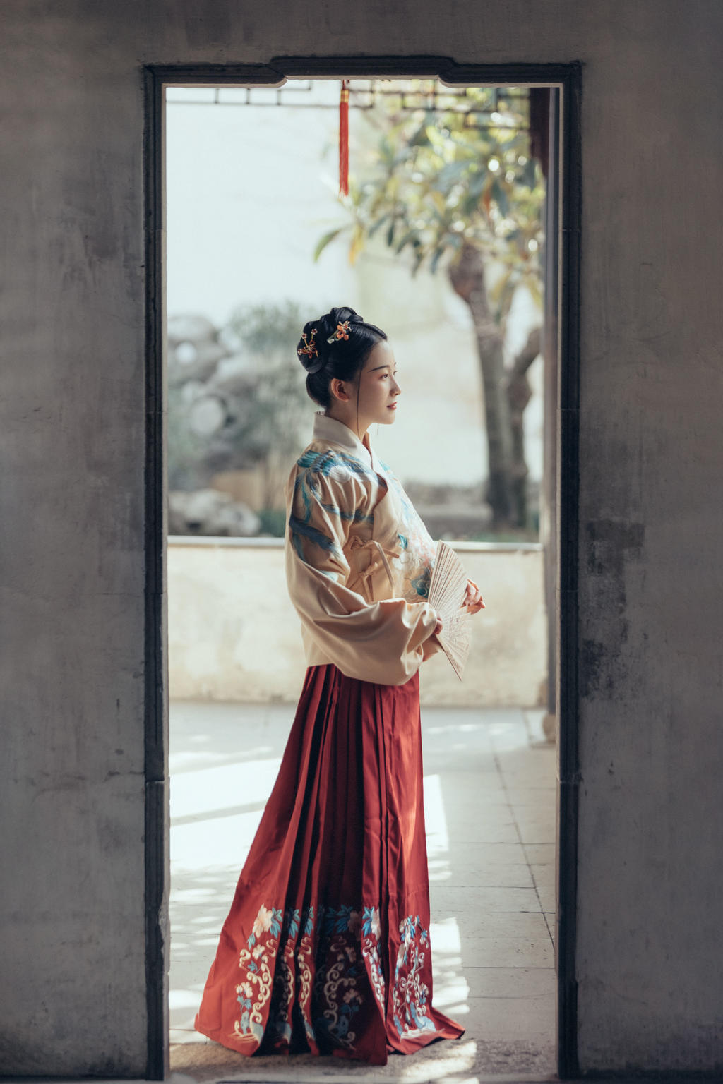 汉服少女眉清目秀唇红齿白图片