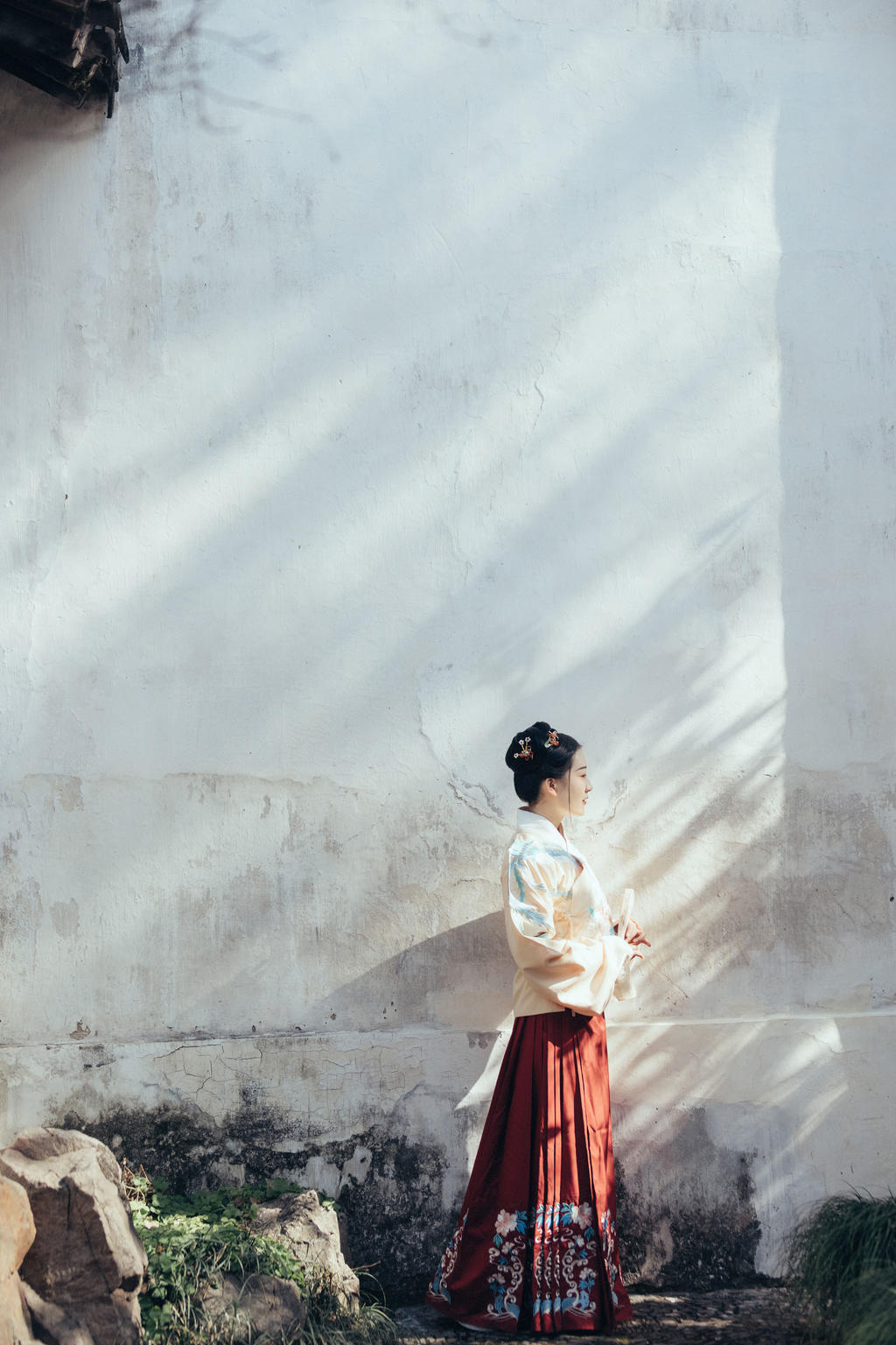 汉服少女眉清目秀唇红齿白图片