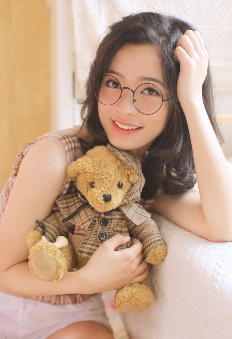 长相白净高颜值美女夏日甜心系列写真