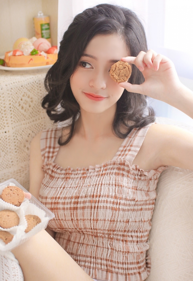 长相白净高颜值美女夏日甜心系列写真