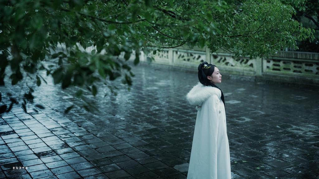 白衣古装美女仙气飘飘写真摄影