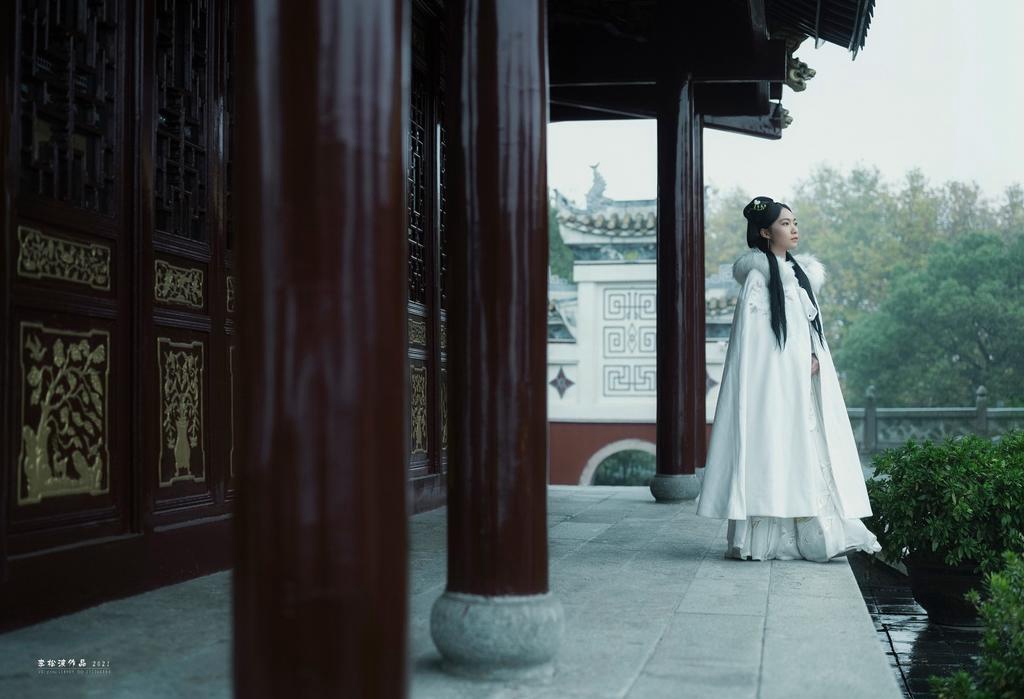 白衣古装美女仙气飘飘写真摄影