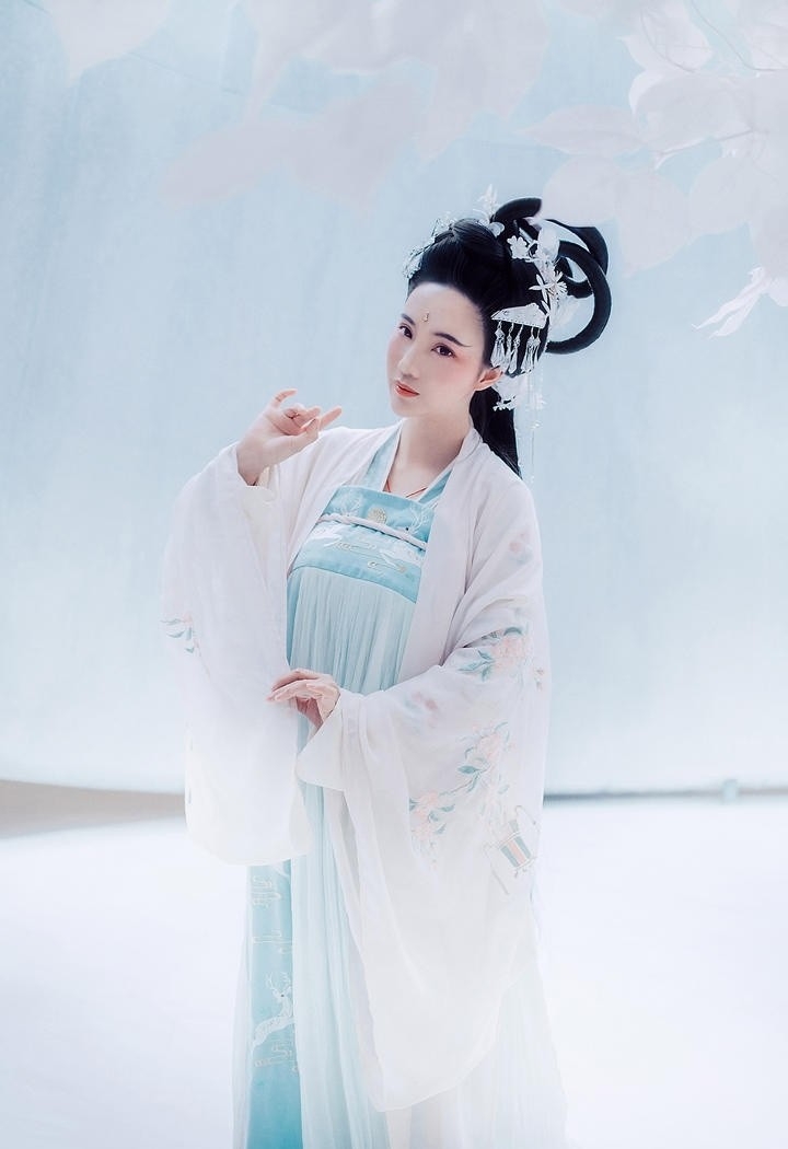 古装美女清新脱俗美若天仙写真