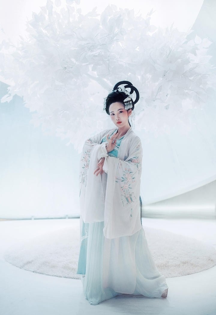 古装美女清新脱俗美若天仙写真