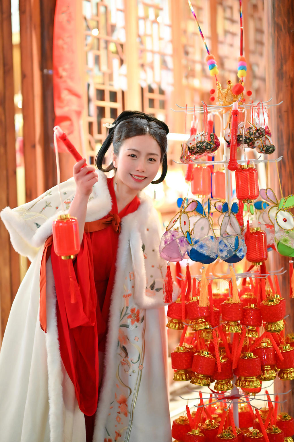 撑着油纸伞的汉服少女精选图片