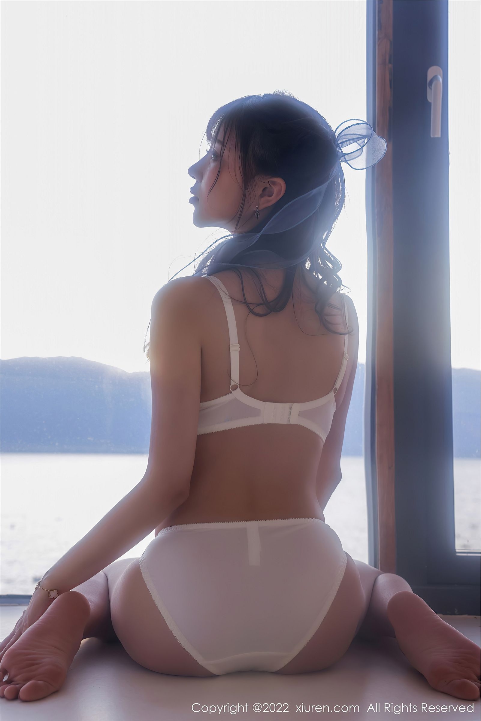 海边美女白纱若隐若现诱惑图（甜仔湿身性感照）