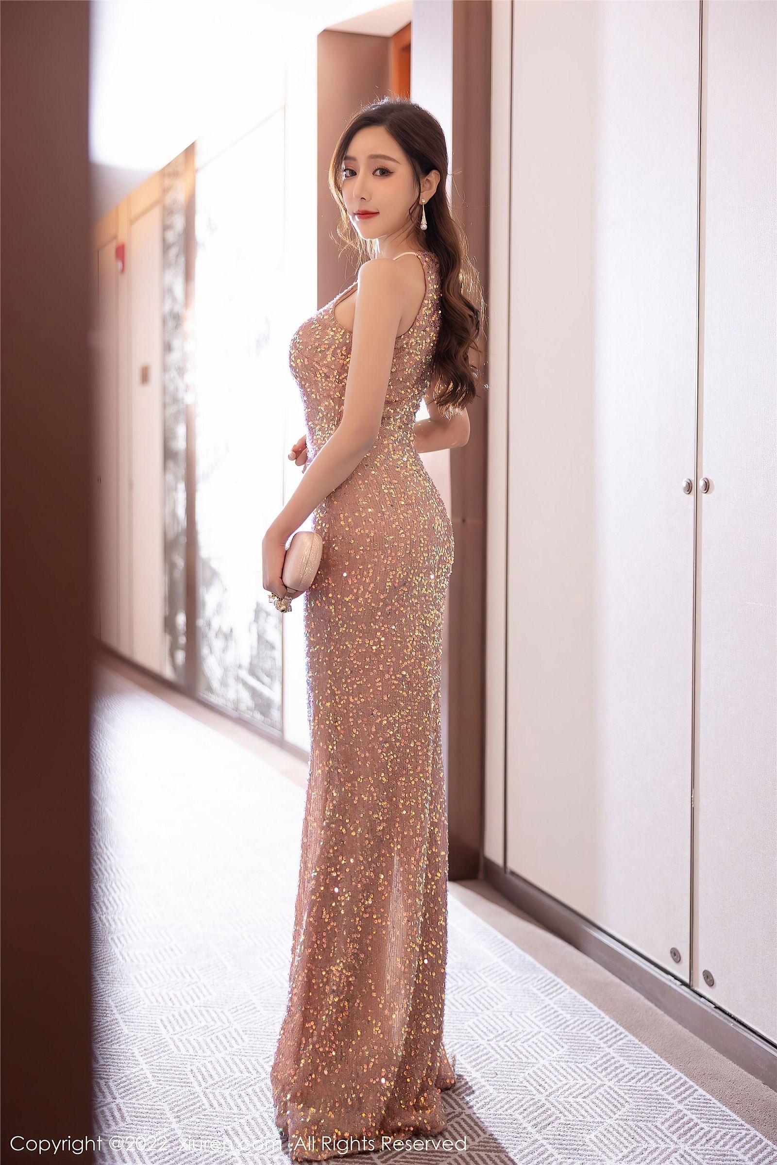 丰满身材礼服诱惑美女王馨瑶yanni（巨乳美女性感熟女）