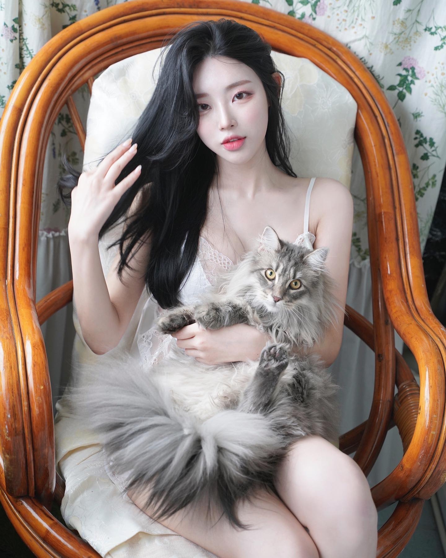 韩国女艺人Jo Hyun自拍写真（Instagram照片和视频）