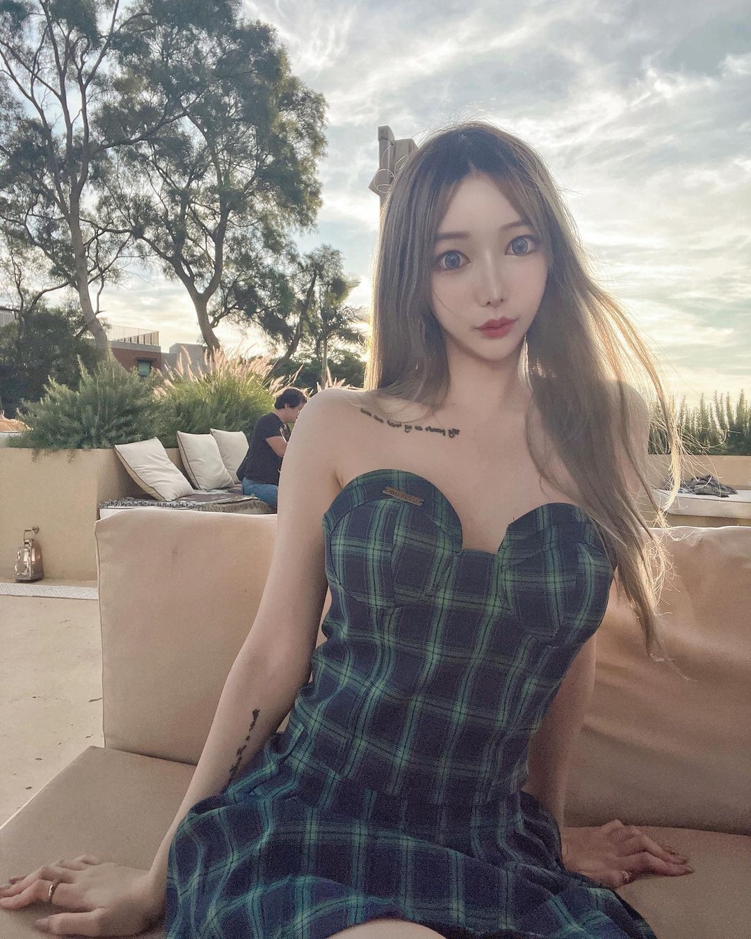 挑逗腰窝女仆“林沂Olivia”全面诱发饥渴,让人越看越上火