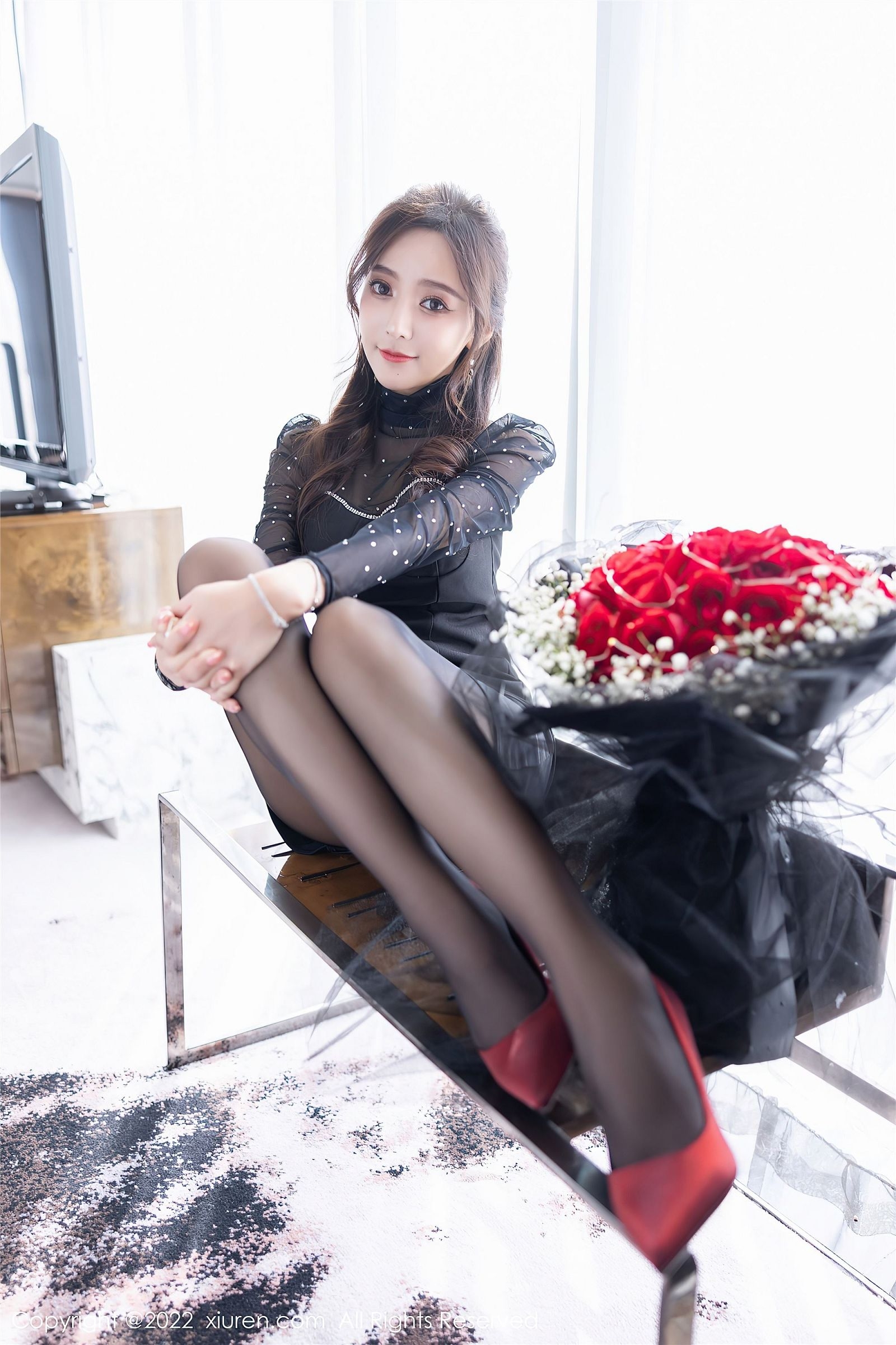 王馨瑶yanni神级长腿大方展现，绝美仙气十足