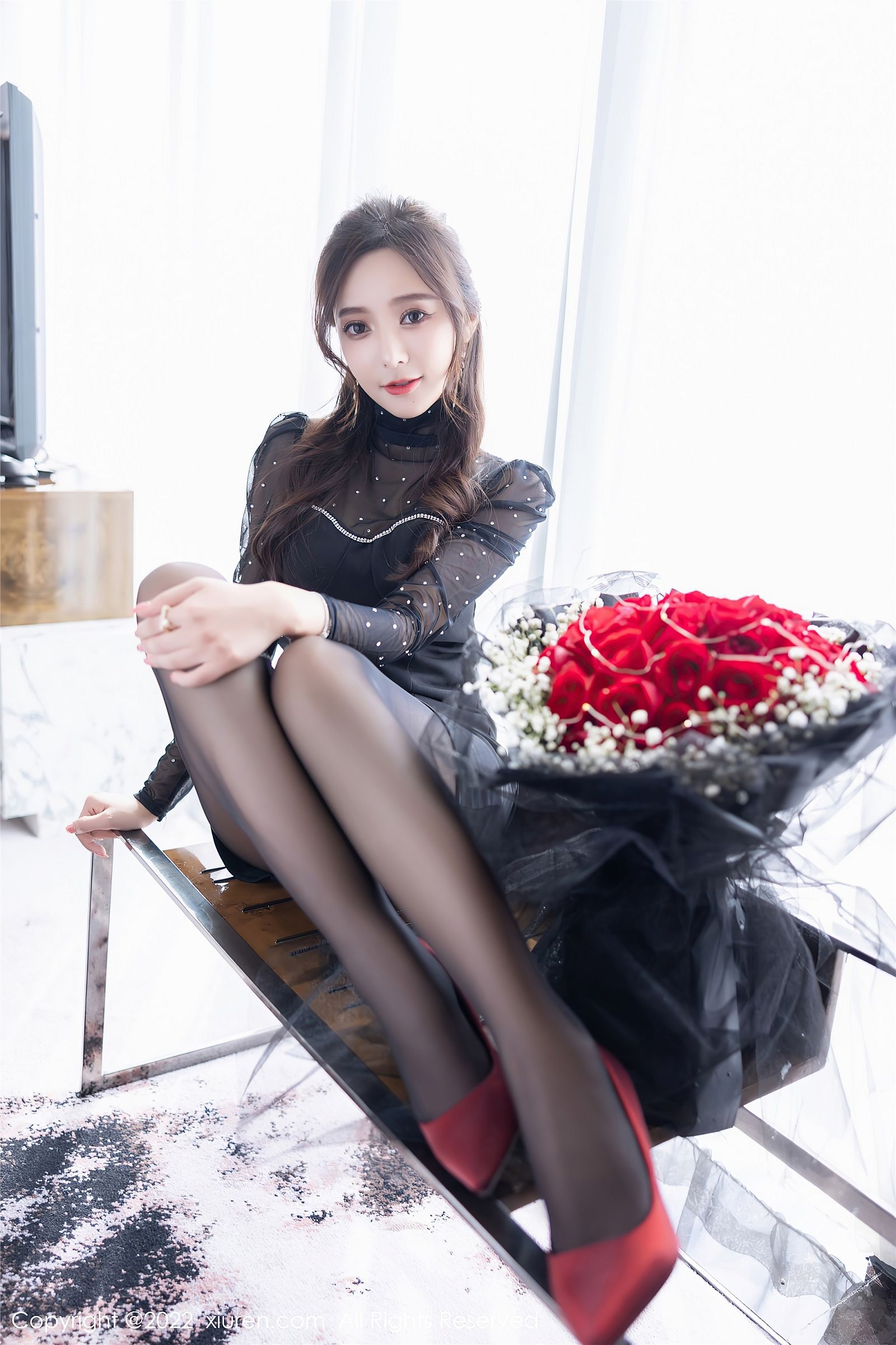 王馨瑶yanni神级长腿大方展现，绝美仙气十足