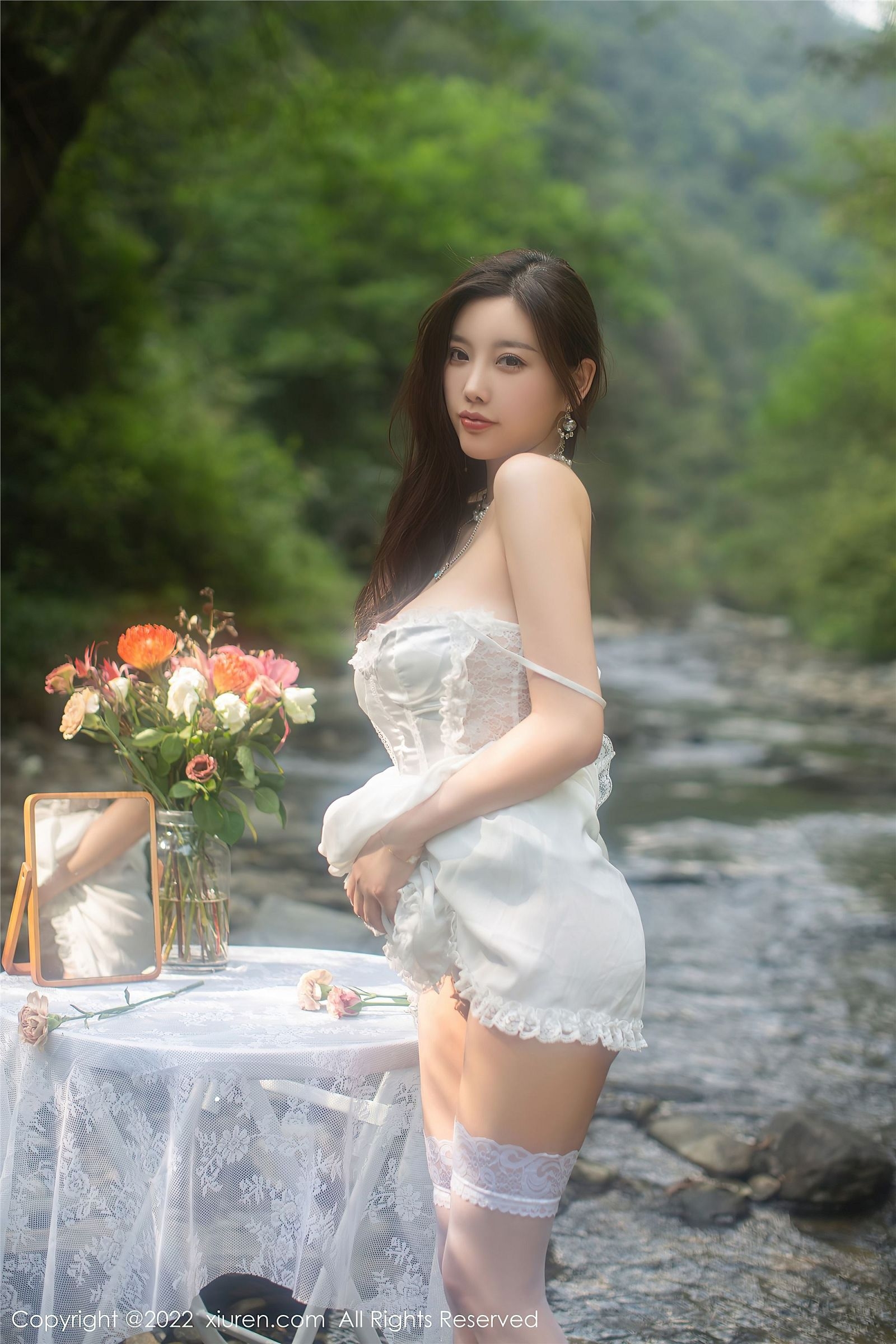 杨晨晨Yome大尺度外拍,嫩白乳超S身材媚到爆