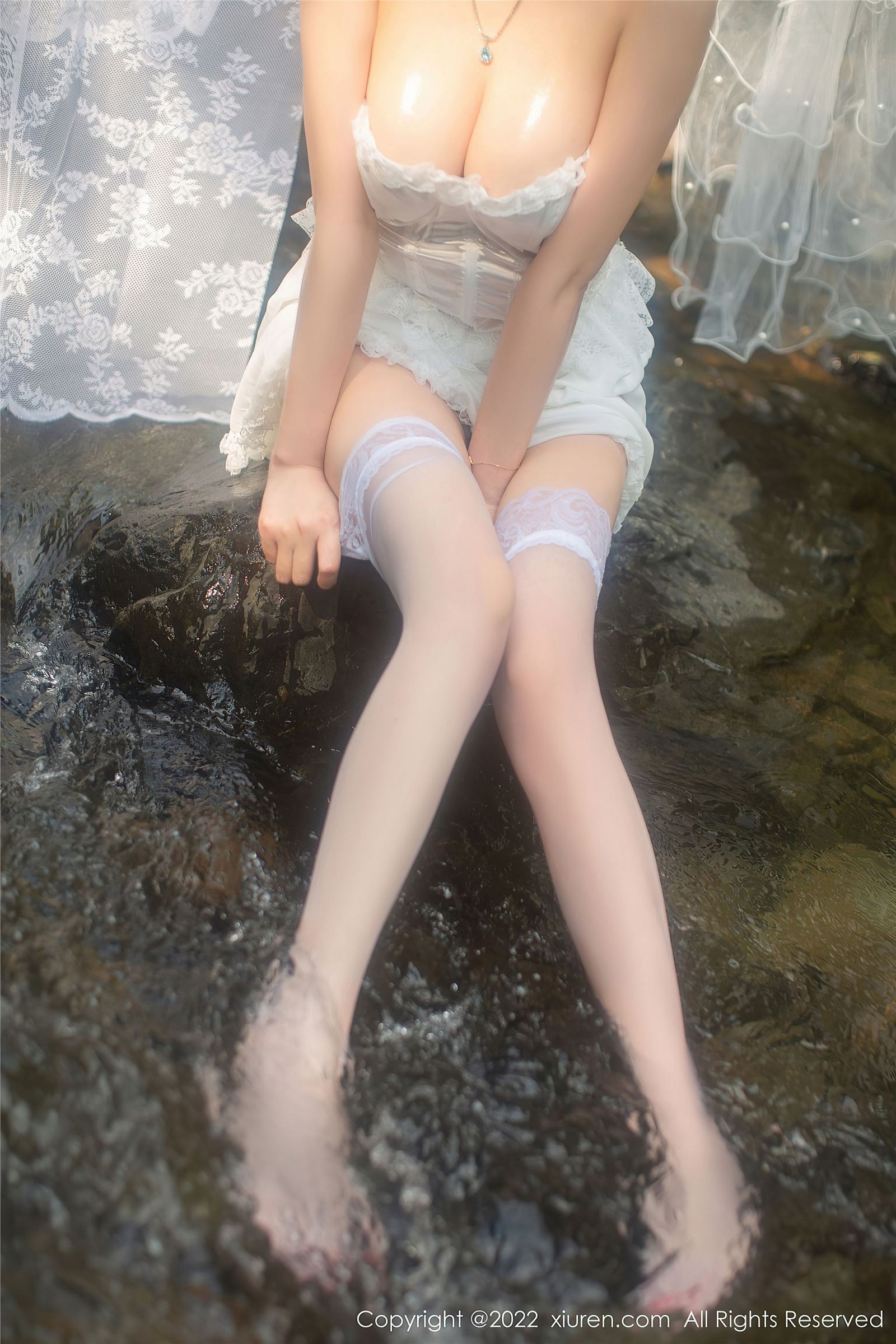 杨晨晨Yome大尺度外拍,嫩白乳超S身材媚到爆