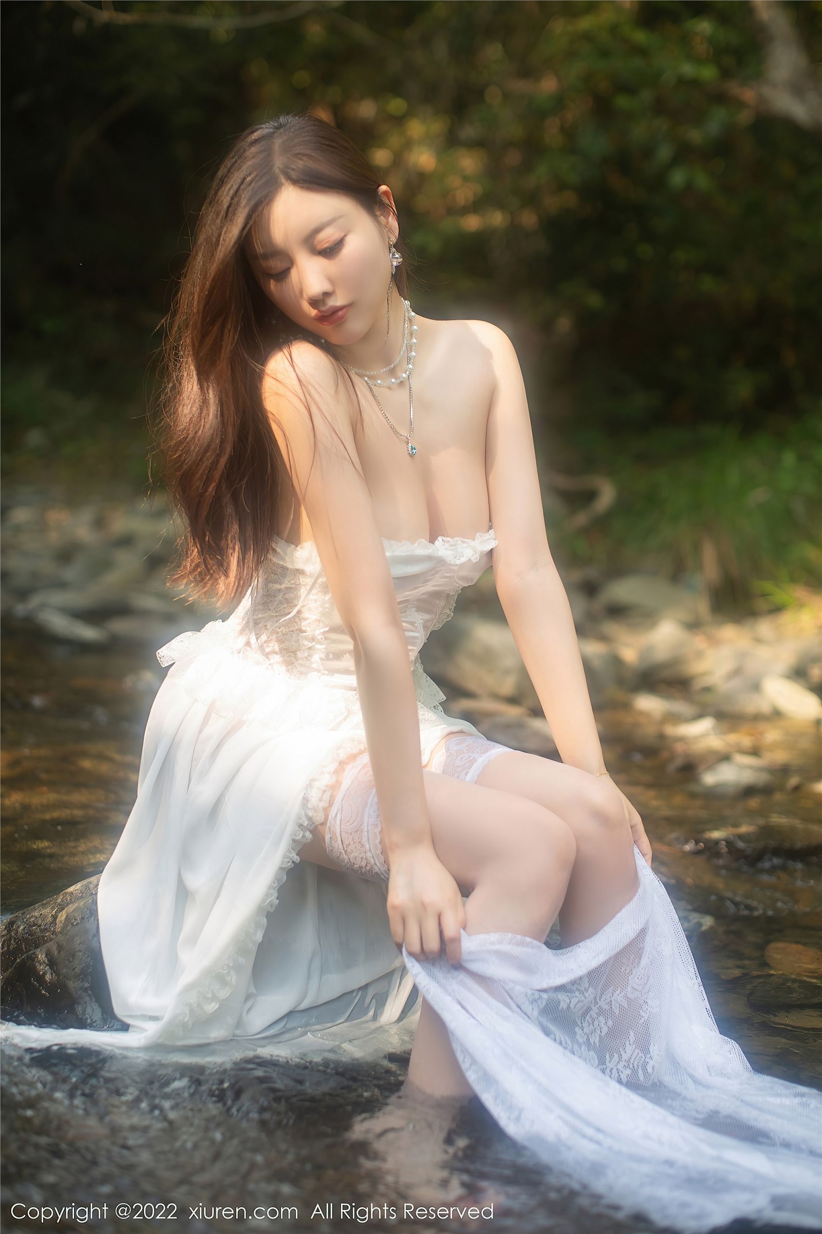 杨晨晨Yome大尺度外拍,嫩白乳超S身材媚到爆