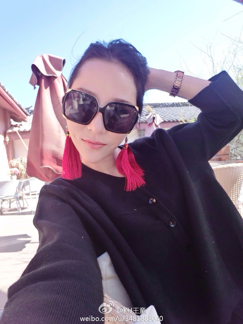 94年大胸妹子YH王童诱人身材微博写真合集62P