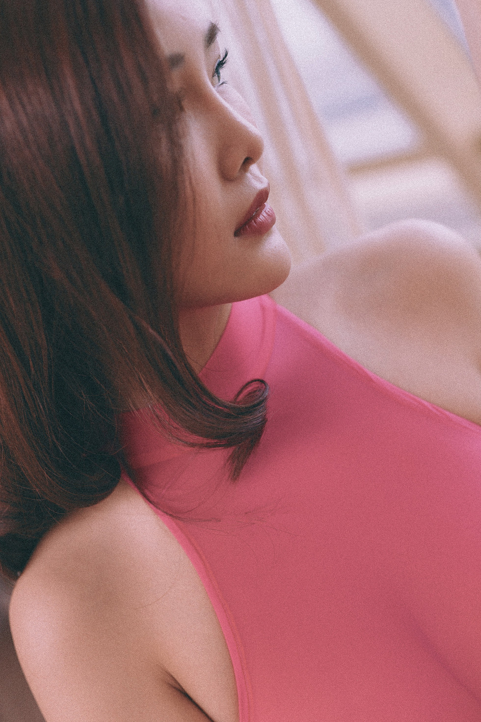 性感尤物南广闫盼盼火红蜜桃无圣光性感比基尼写真39P