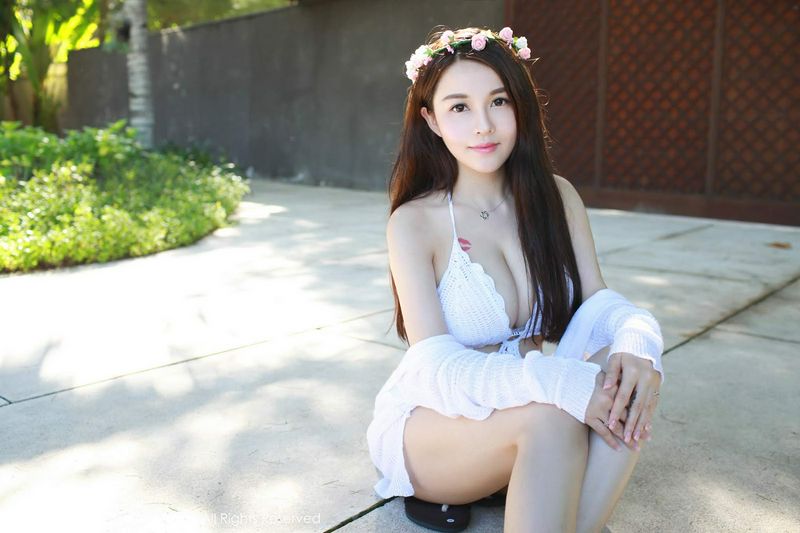 气质美女沈蜜桃完美的身材雪白的肌肤还有甜美的笑容太犯规了