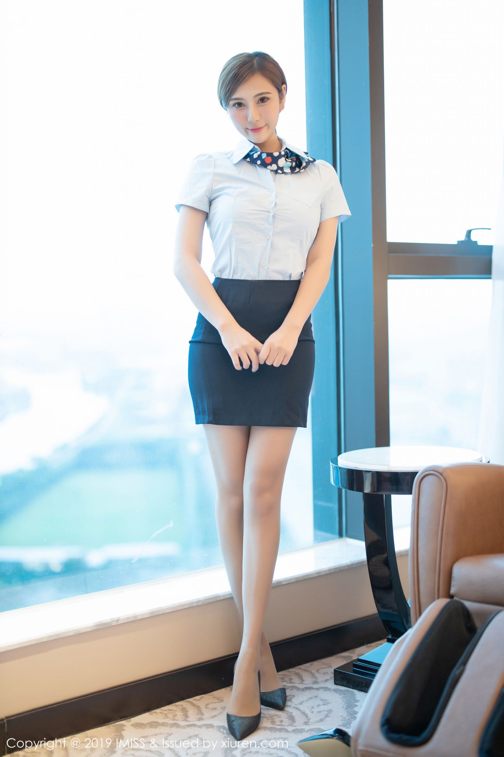 Lavinia《无法抵御的职业装》 [爱蜜社IMiss] Vol.408 写真集