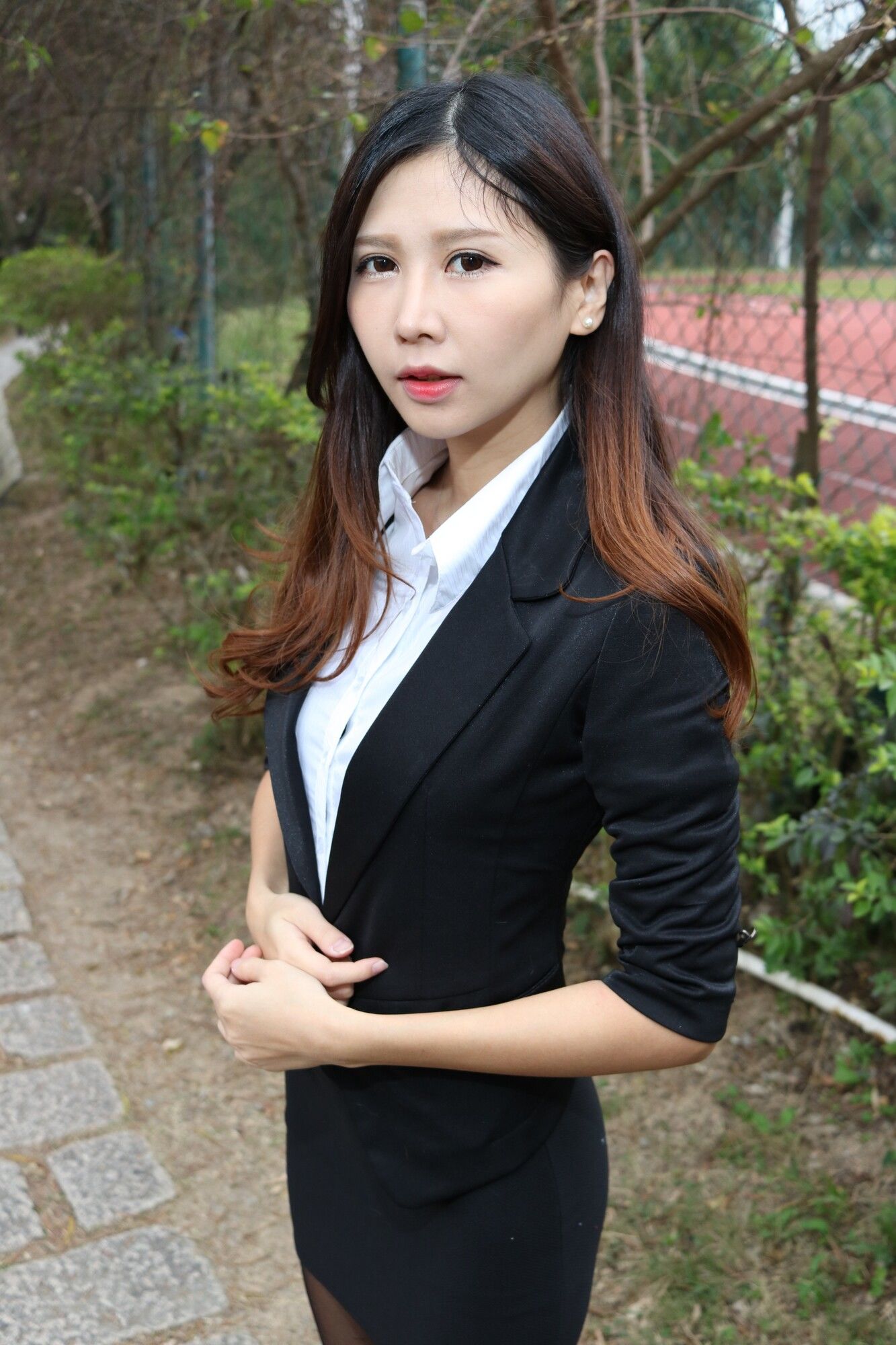 [台湾嫩模] Zooey《中文大學OL黑絲美腿》 写真集