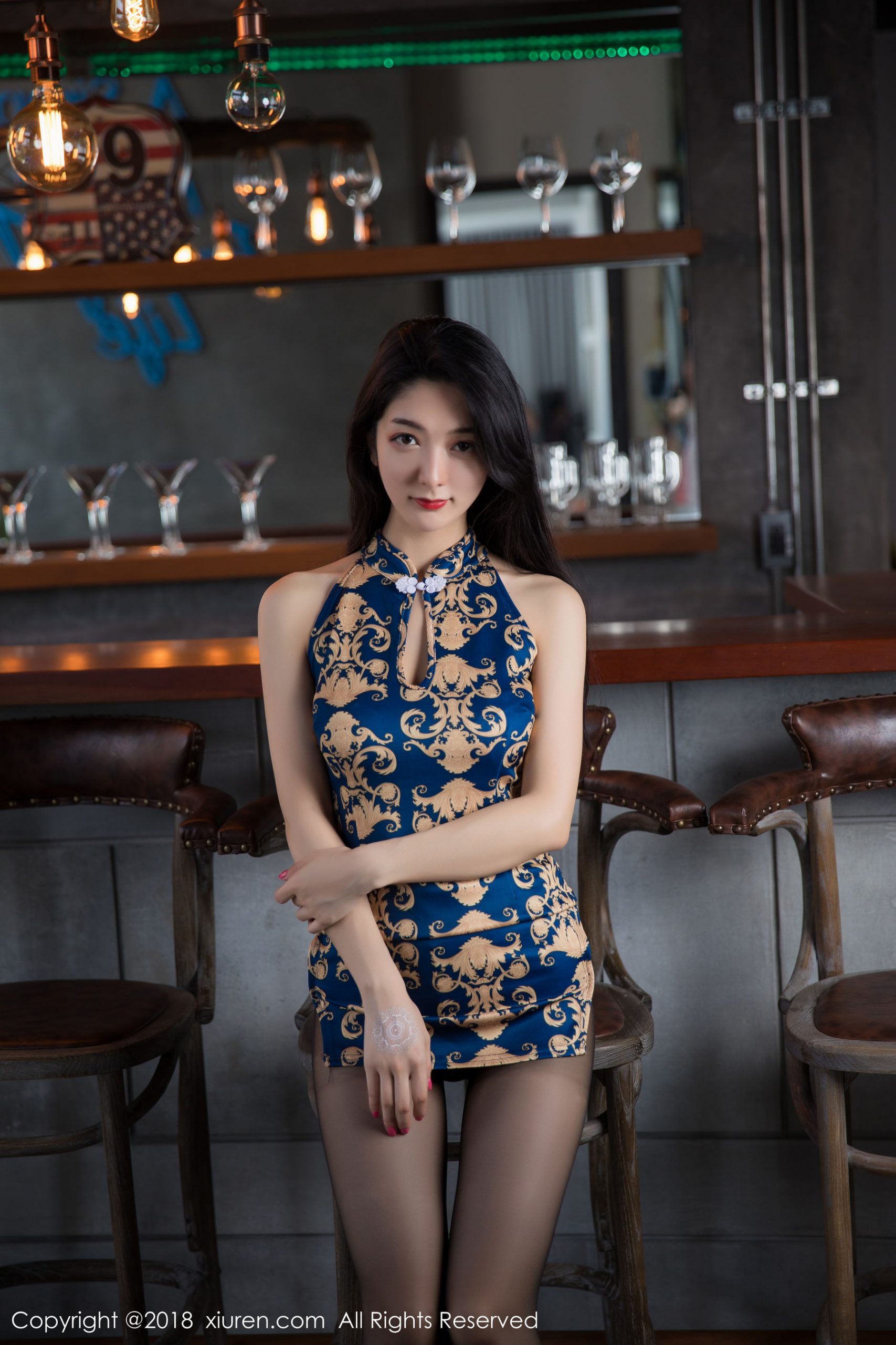 Angela小热巴《旗袍丝袜美腿》 [秀人XIUREN] No.1131 写真集