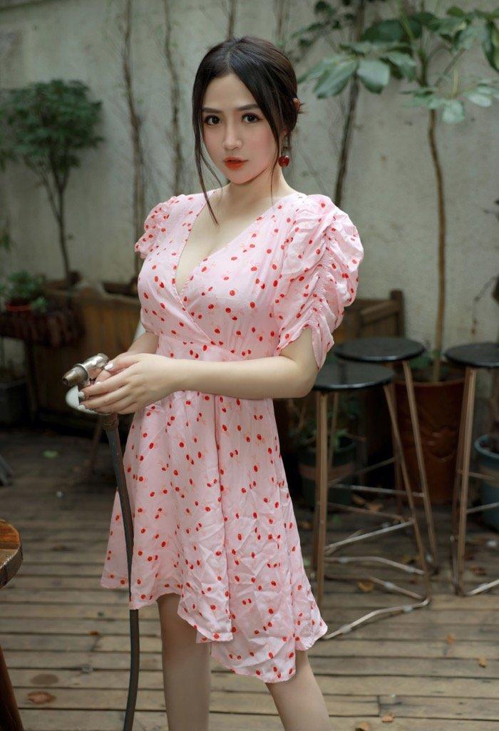 丰满辣妹蛋糕cake红色内衣人妻范十足