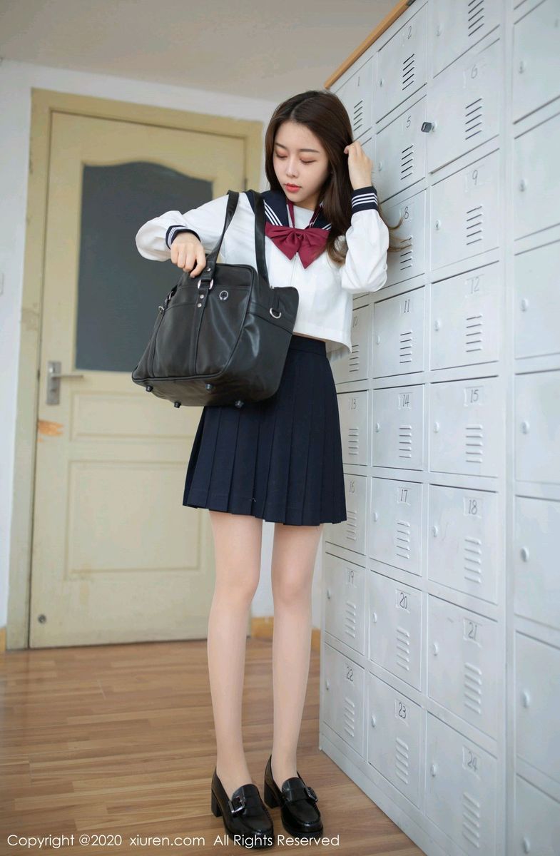 [XiuRen秀人网] 美女模特夏诗雯Sally丝袜美腿校服装内衣诱惑写真 No.2230