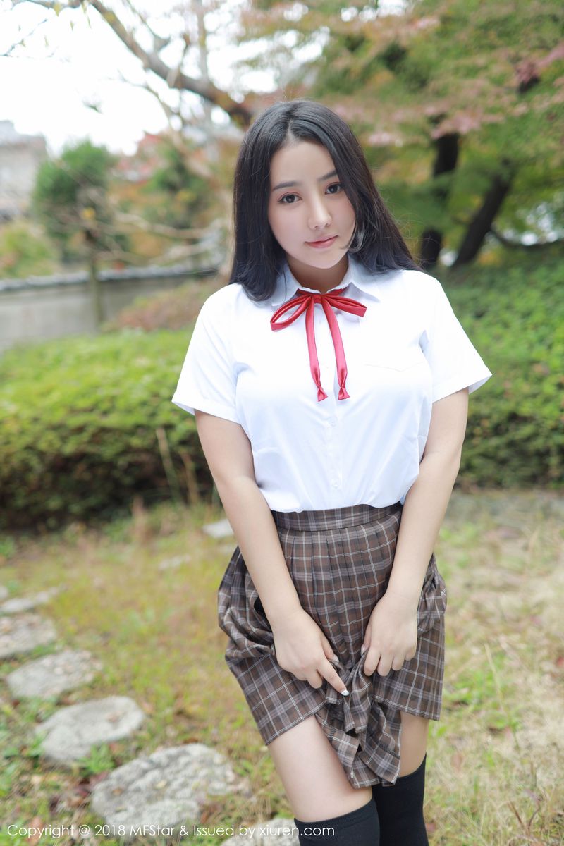 [MFStar模范学院] 美女模特Manuela玛鲁娜学生妹制服系列日本旅拍 Vol.163