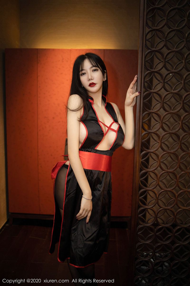 [XIUREN秀人网] 性感女神心妍小公主情趣内衣黑丝诱惑极致写真 No.1950