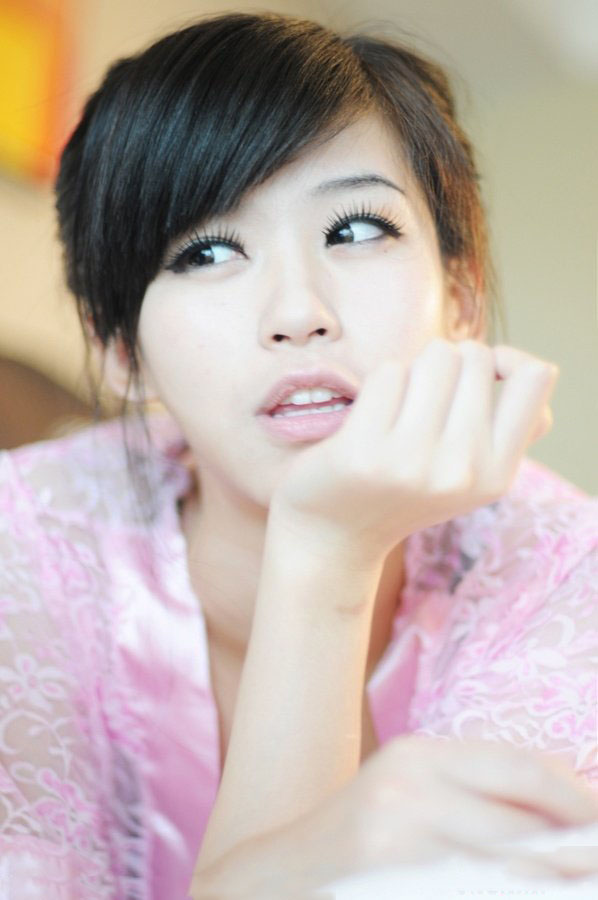 90后性感美女居家私房照