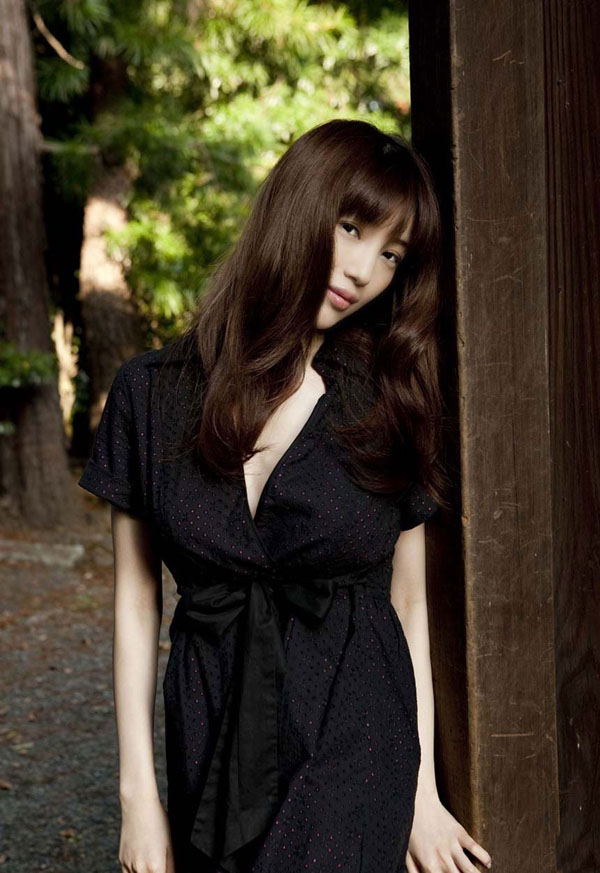 甜美朝气美女清纯写真