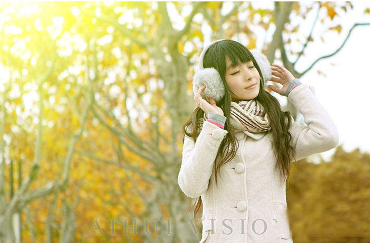 冬日温暖的午后阳光女孩可爱写真