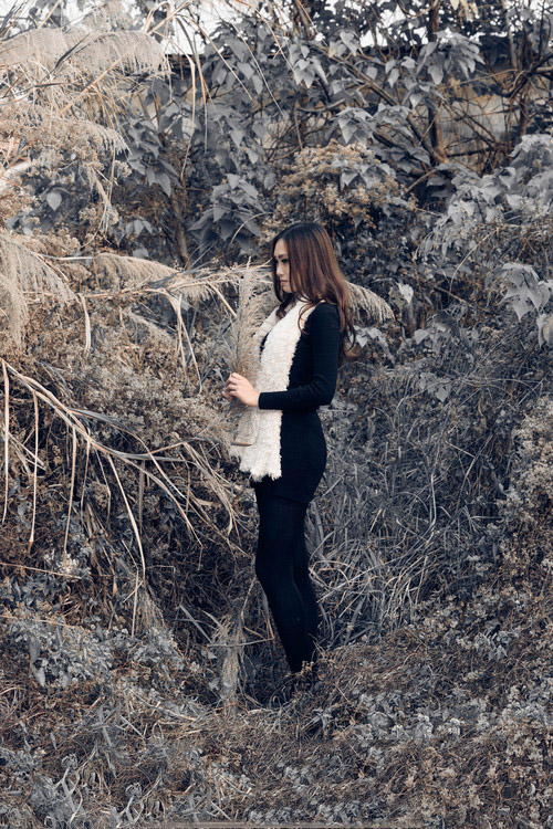 迷失在古镇之中的性感女郎