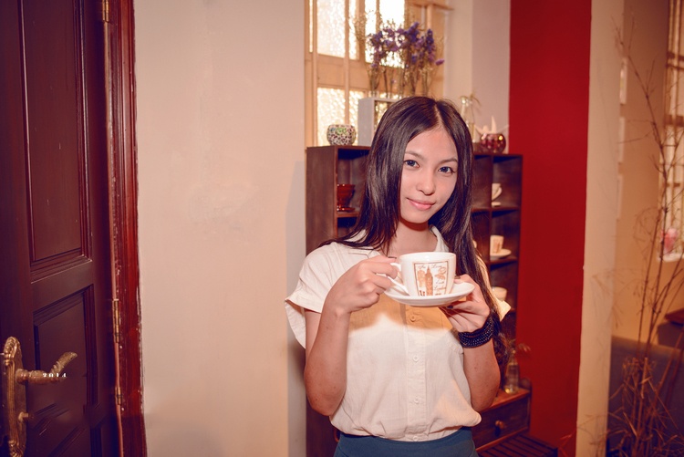 清纯少女与咖啡的不解情缘