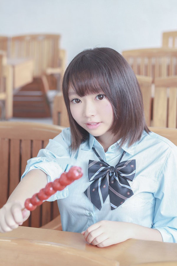 冬日清纯可爱的小橘子少女