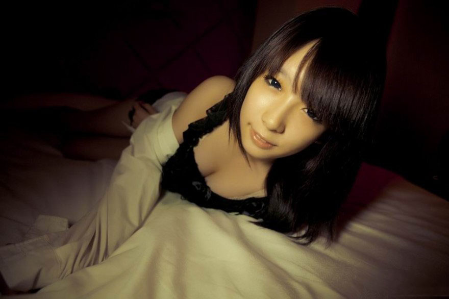 小丫头的私房床照