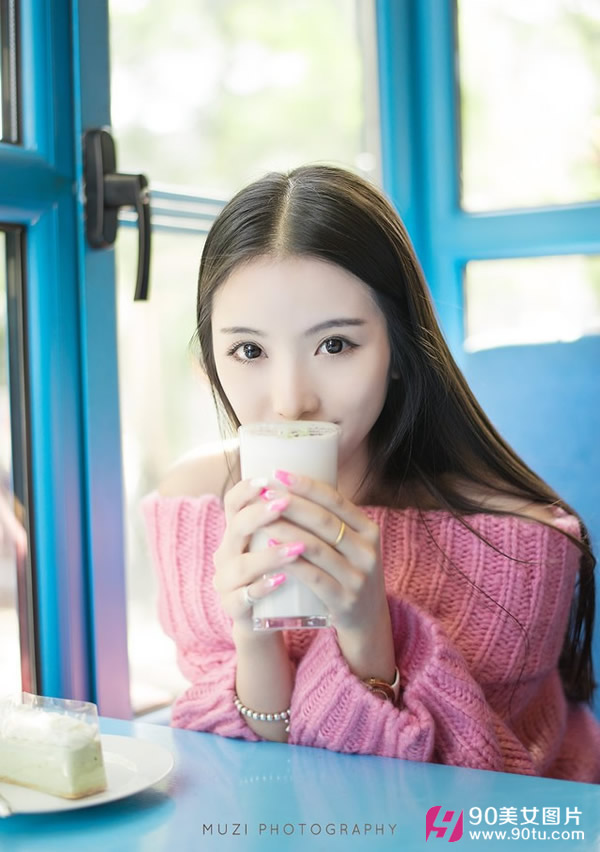 清纯小妮子木易雪雪甜美笑容写真