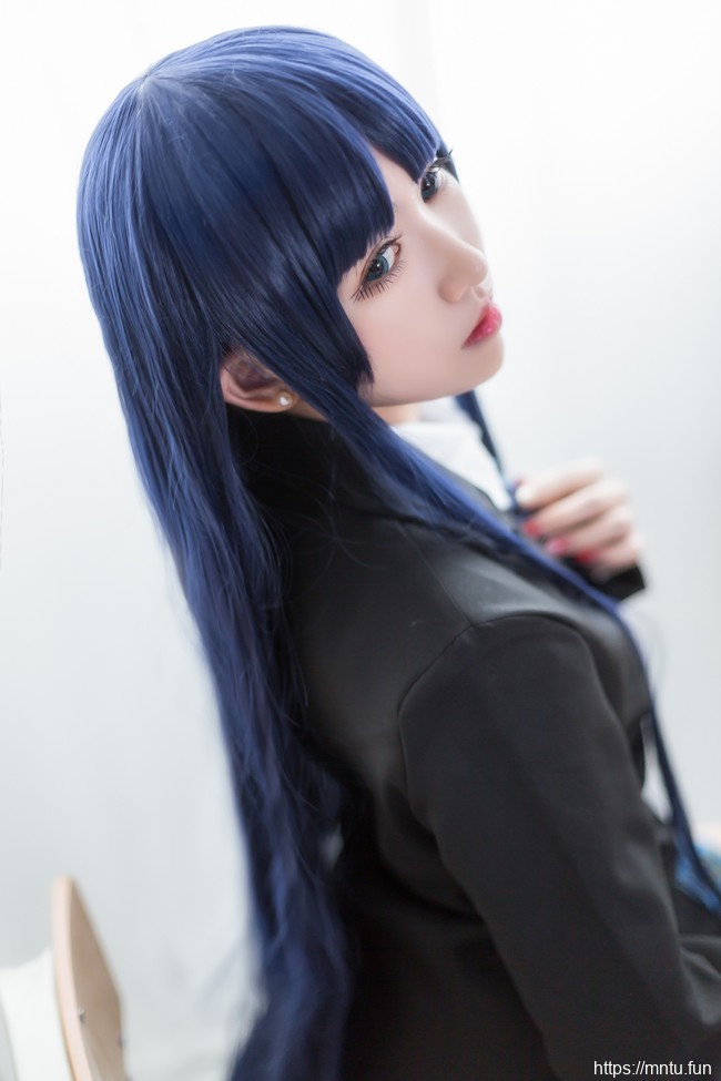 御姐鳗鱼霏儿身穿学生装COSPLAY白色相簿2冬马和纱