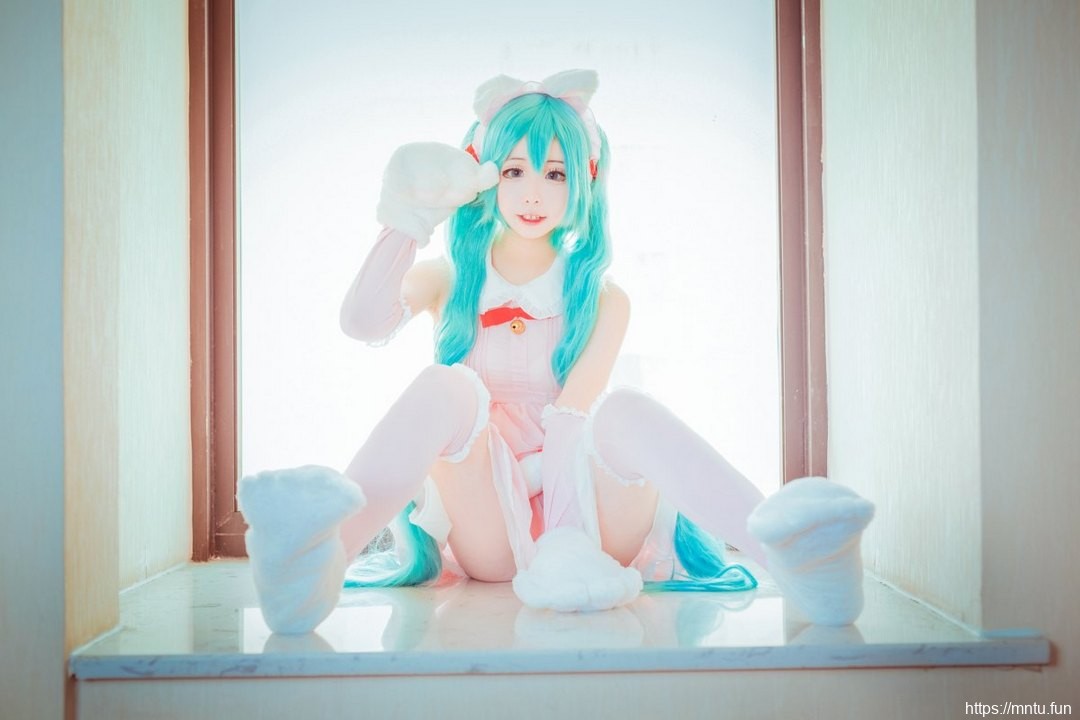 可爱小萝莉粉嫩甜美cosplay猫女郎初音未来