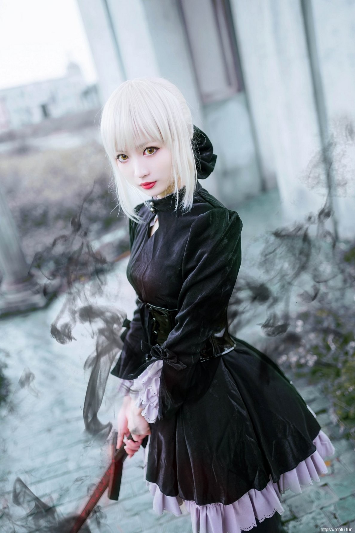 白皙美少女cosplay动漫人物亚瑟王肤如凝脂