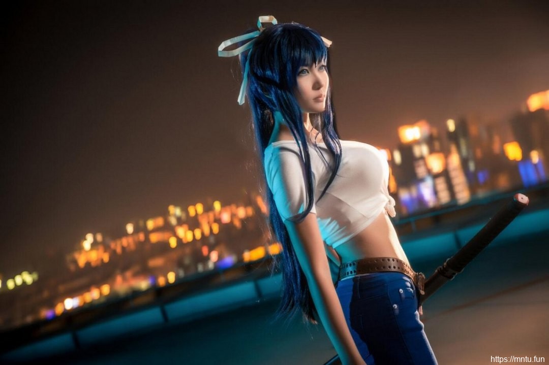 牛仔裤美女纤细蛮腰修长美腿cosplay神裂火织