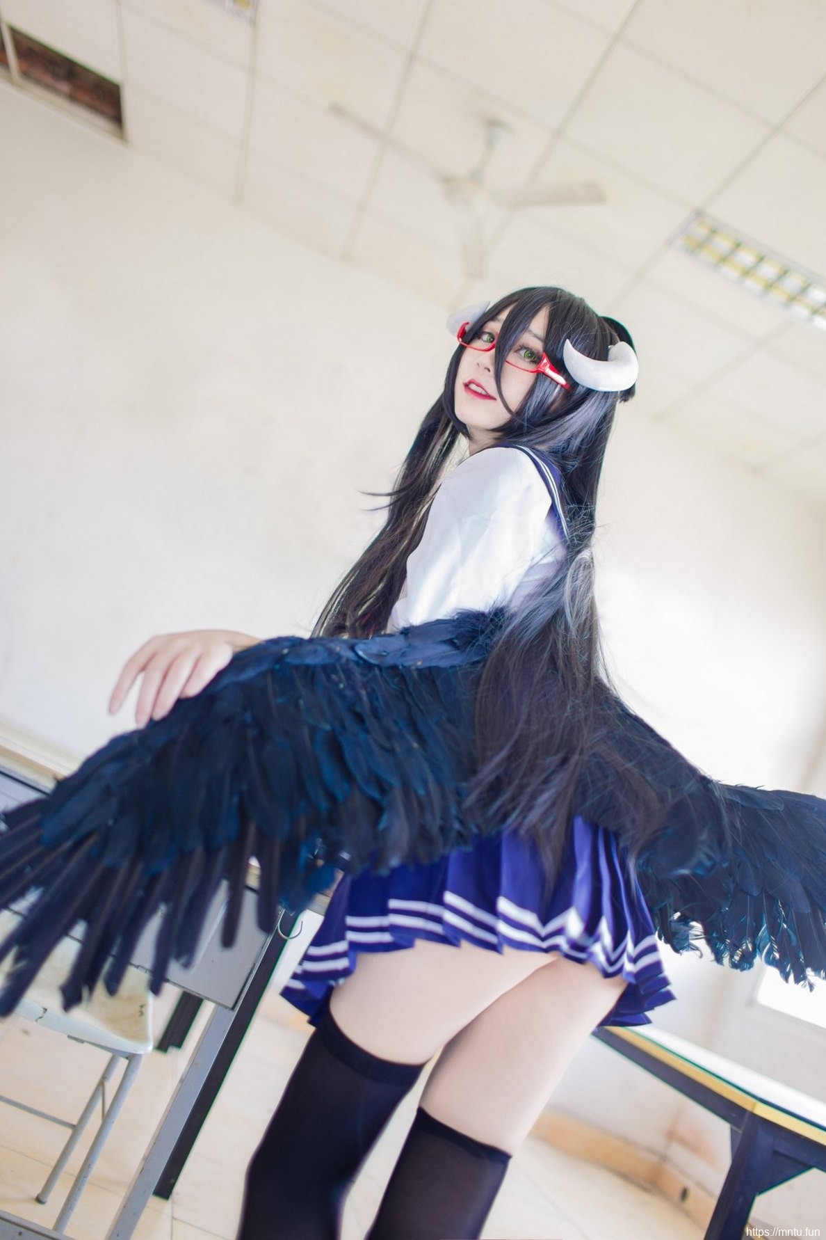 甜美可人御姐学生制服诱惑cosplay雅儿贝德美图