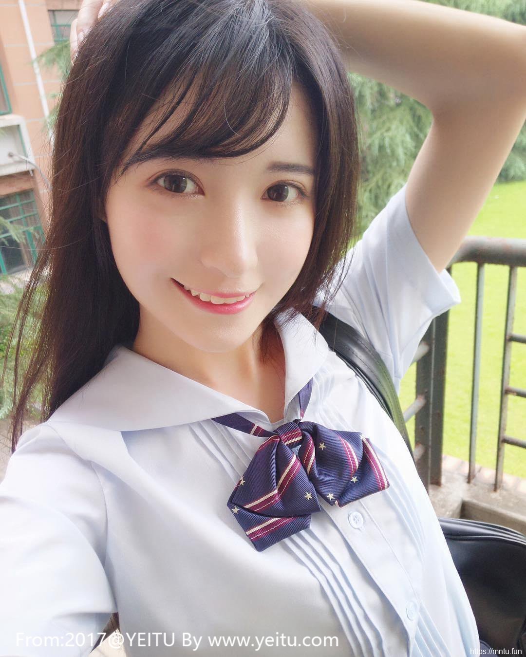 正妹Coser奶果酱治愈系学生制服乖巧亮丽迷人