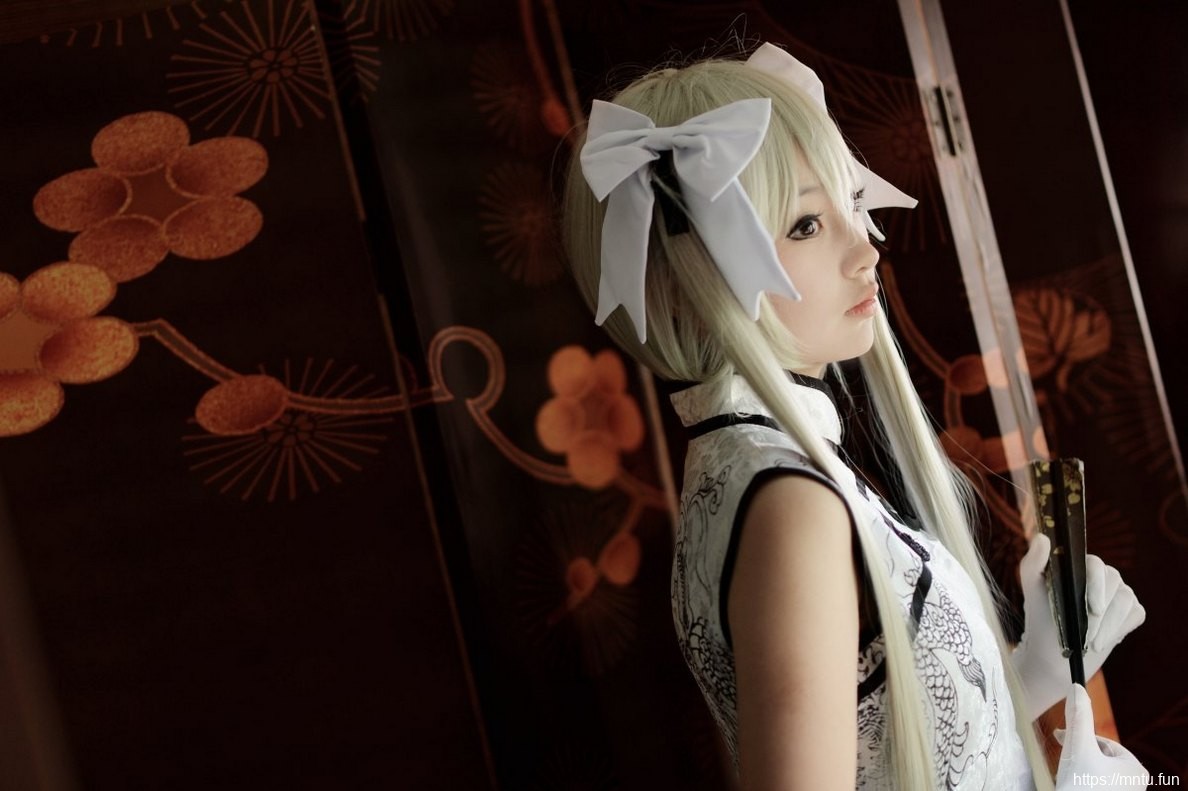 旗袍美女Cosplay春日野穹挑动宅男心