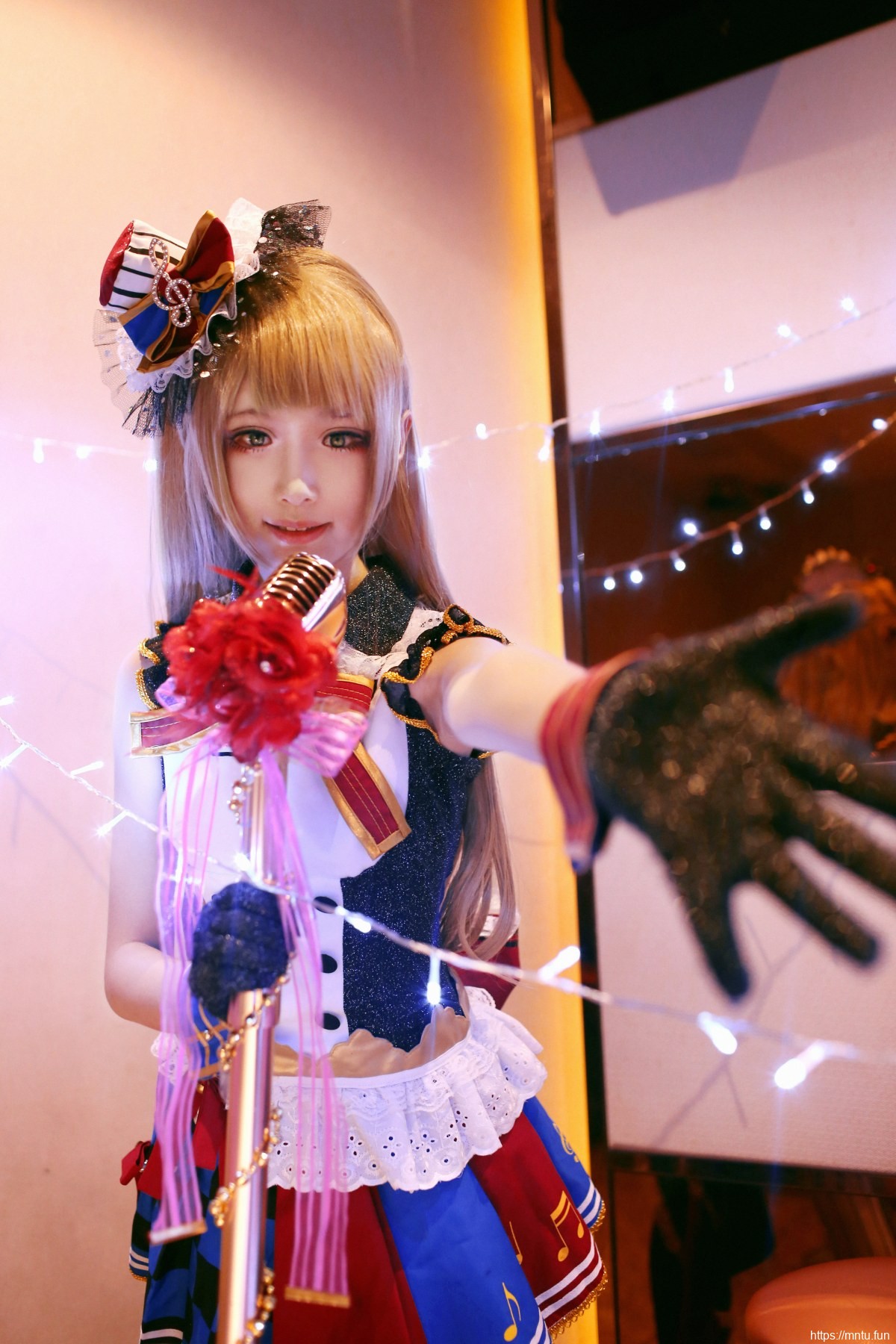 清纯美女Cosplay南小鸟非常迷人