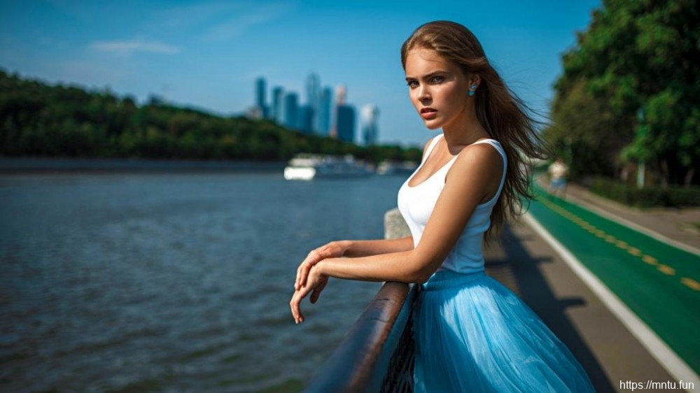 身体惹火的欧洲美女酥胸翘臀美乳深沟欲要勾人立功美女私拍