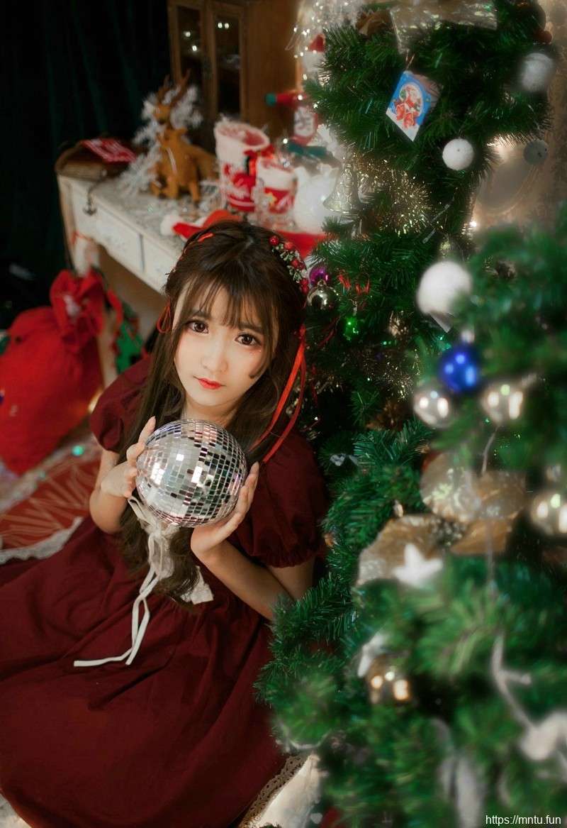 圣诞节娇柔妹子小巧玲珑惹人爱