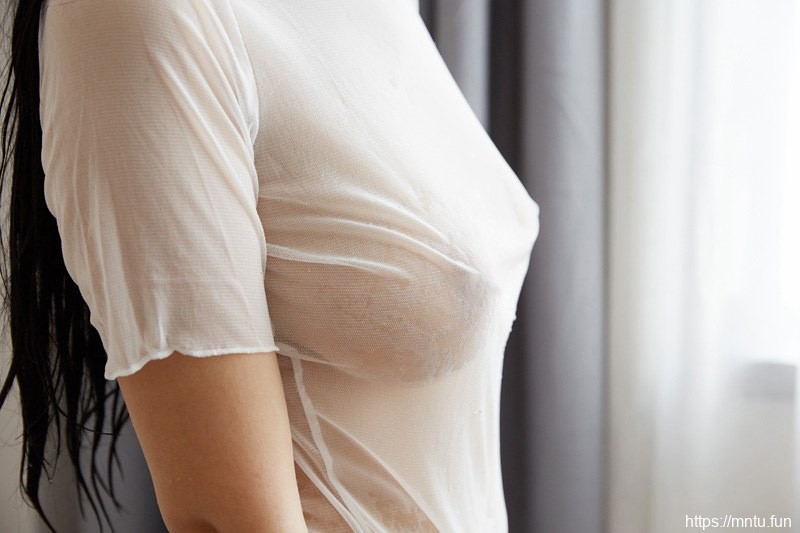 少妇梦溪浴缸湿身内衣露乳诱惑【49P】