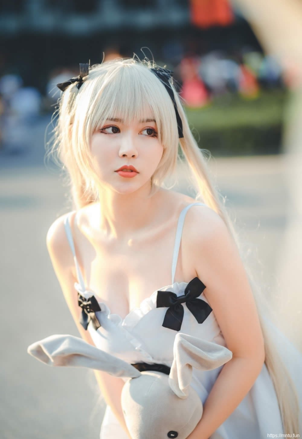 邻家少女穹妹双马尾萝莉吊带短裙火辣性感cos写真