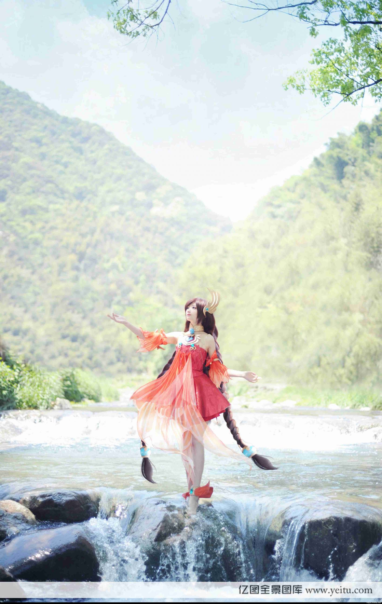 性感美女兔买买COSPLAY王者荣耀沧海之曜大乔